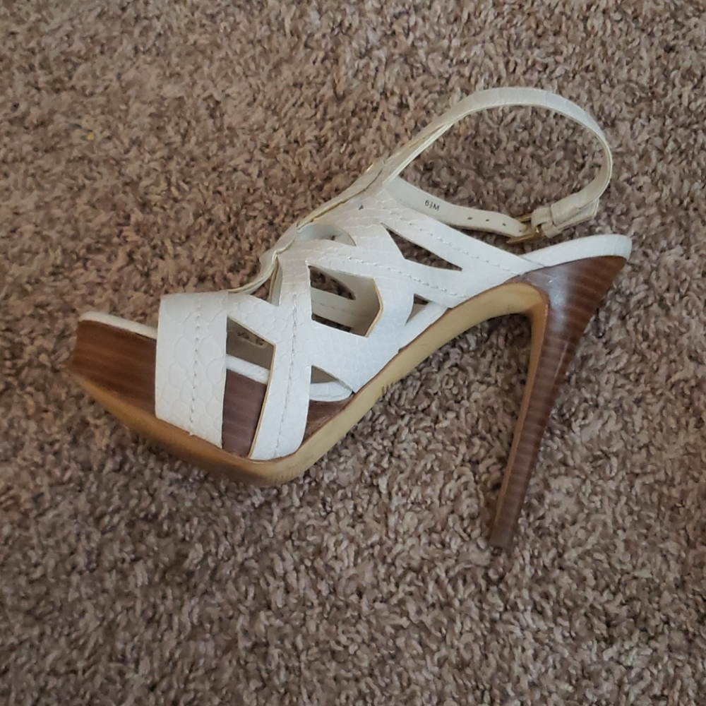 High heels - Picture 2 of 8
